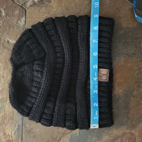 C.C winter hat with open top for ponytail. - Picture 4 of 7